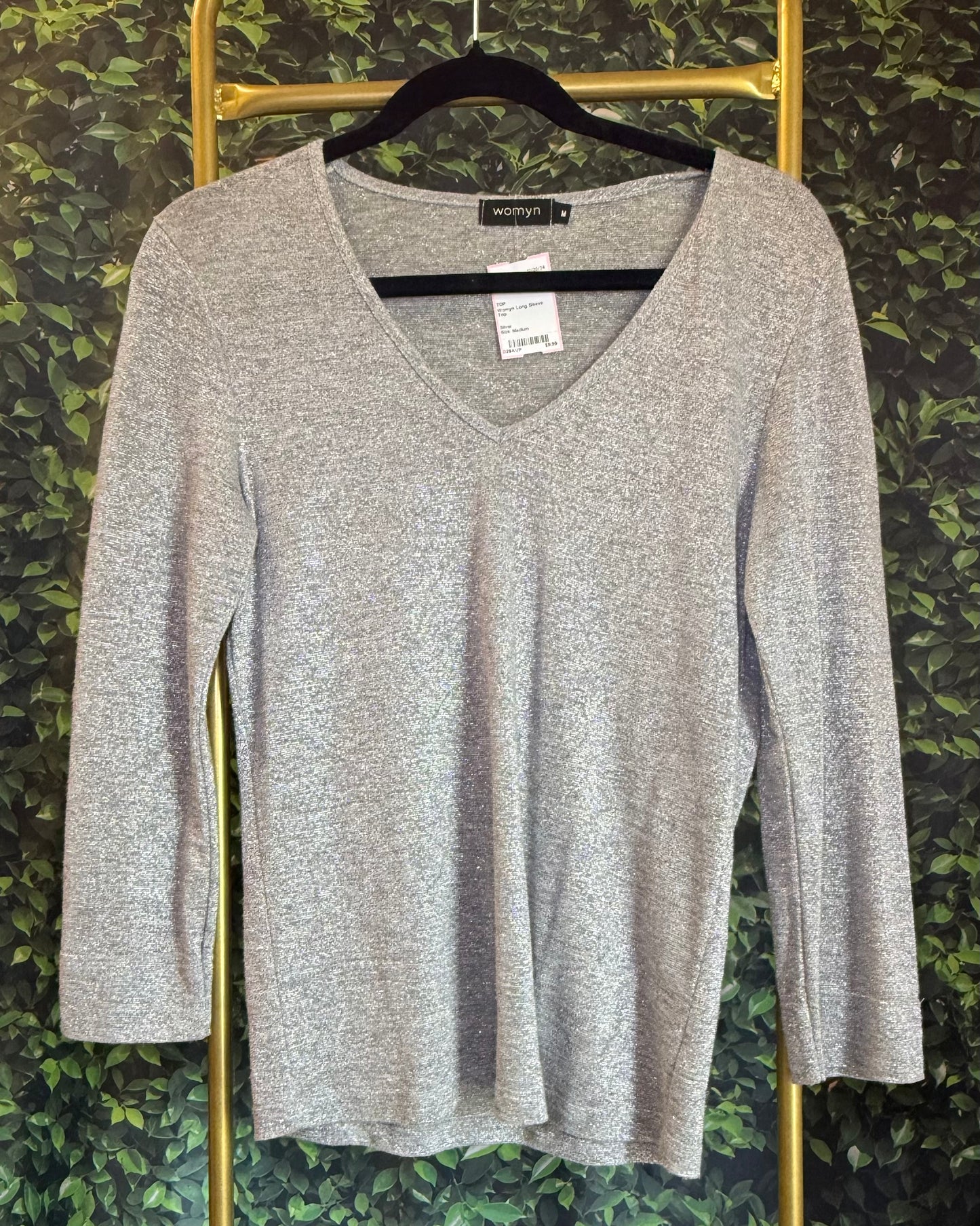 Womyn long sleeve top