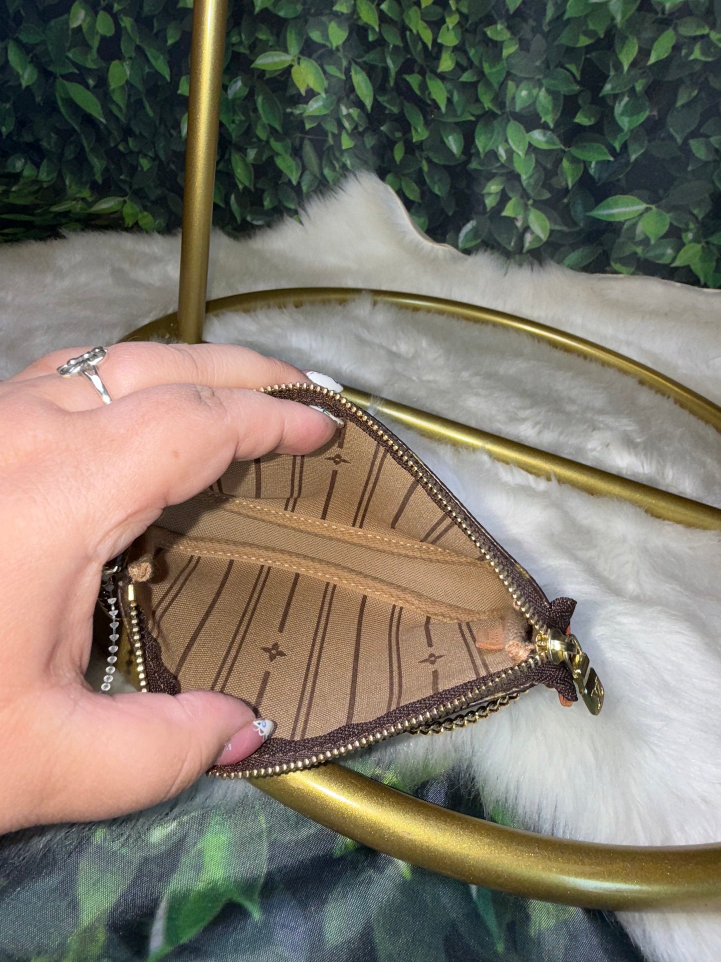 Louis Vuitton Pouchette