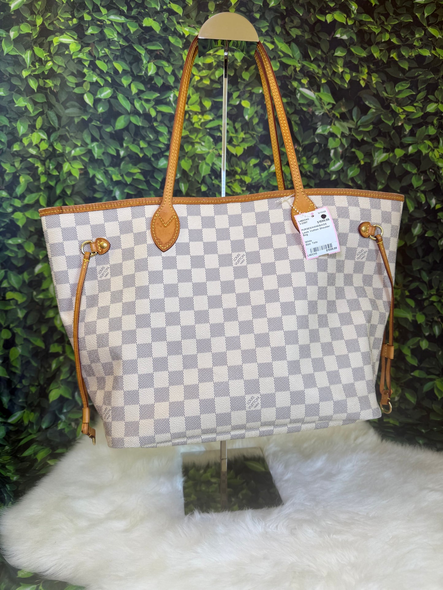 Louis Vuitton Neverfull MM Bag