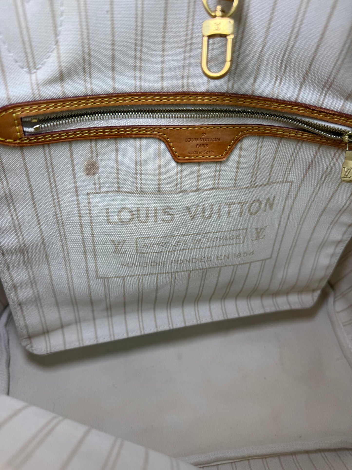 Louis Vuitton Neverfull MM Bag