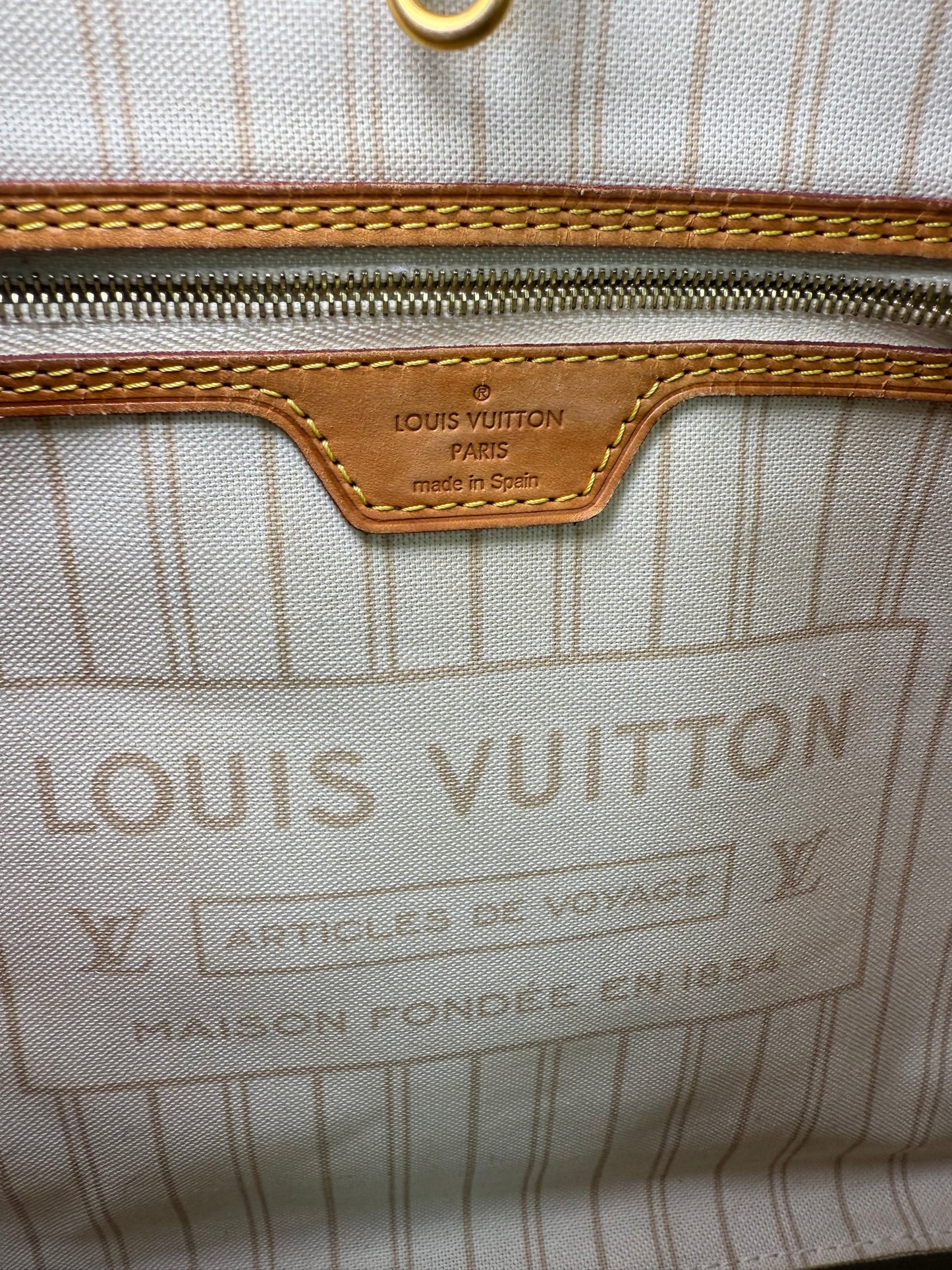 Louis Vuitton Neverfull MM Bag