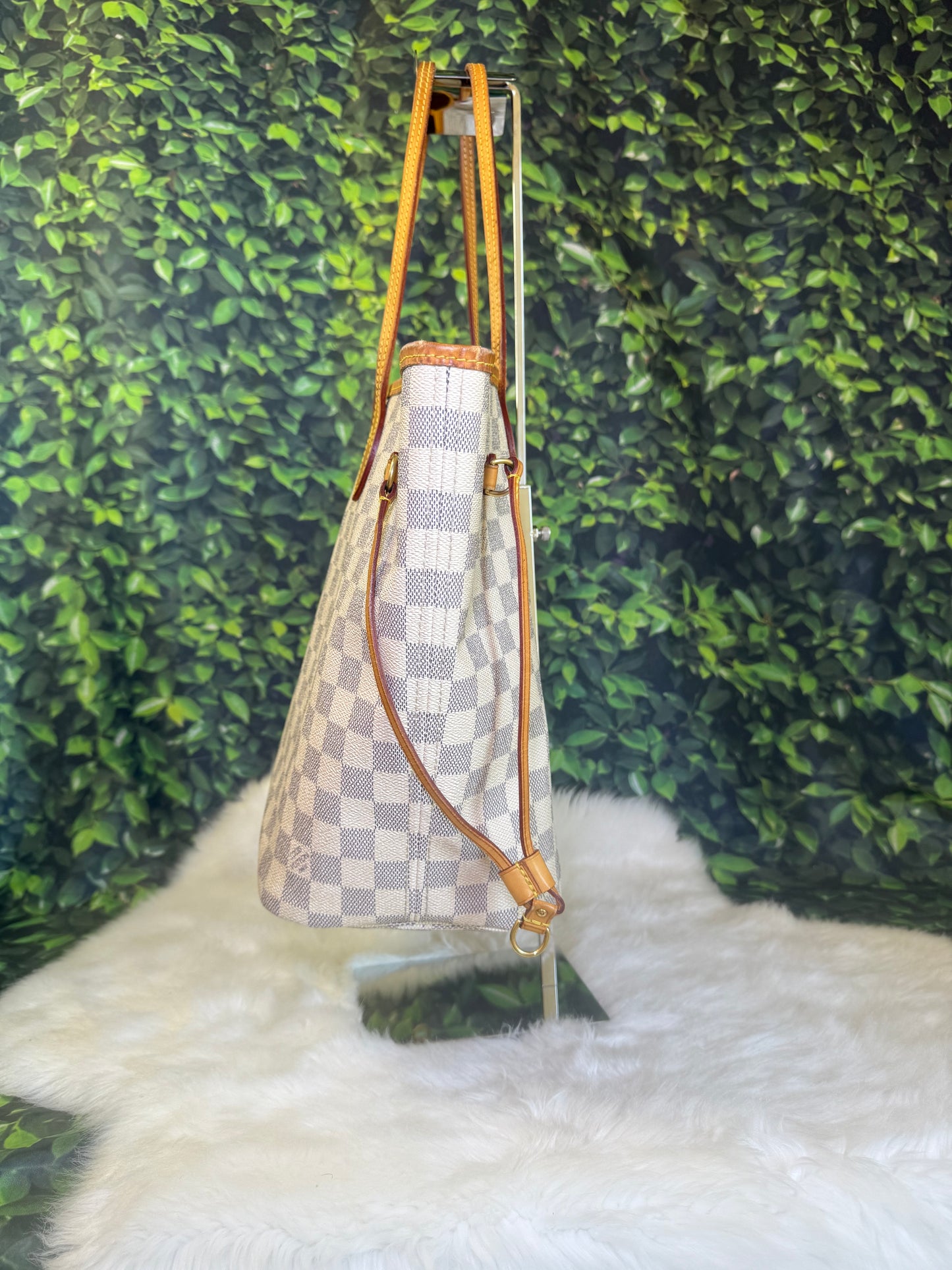 Louis Vuitton Neverfull MM Bag