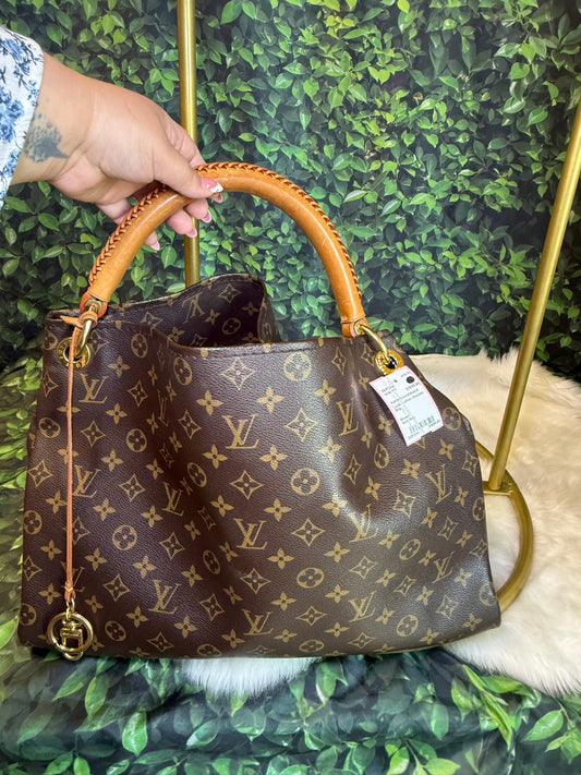 Louis Vuitton Artsy shoulder bag