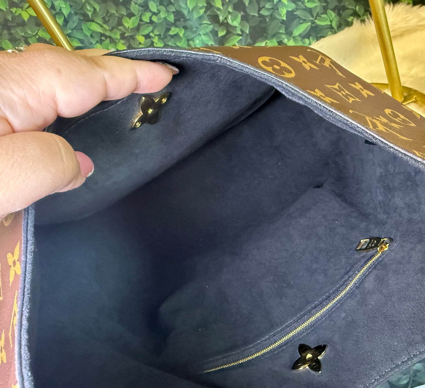 Louis Vuitton monogram flower shoulder bag