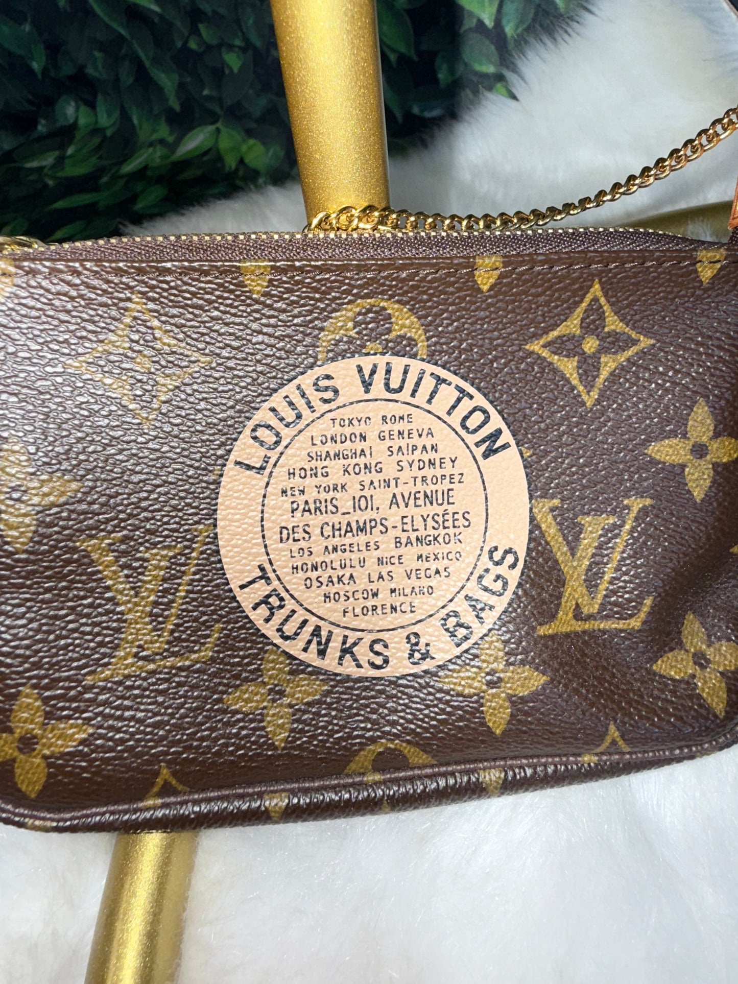 Louis Vuitton Pouchette